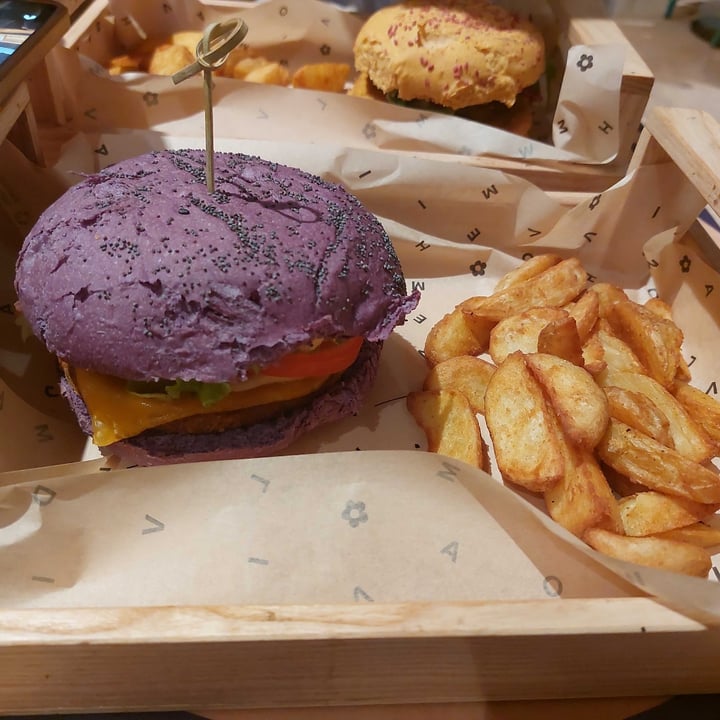 photo of Flower Burger Flower burger shared by @anyari on  11 Nov 2023 - review