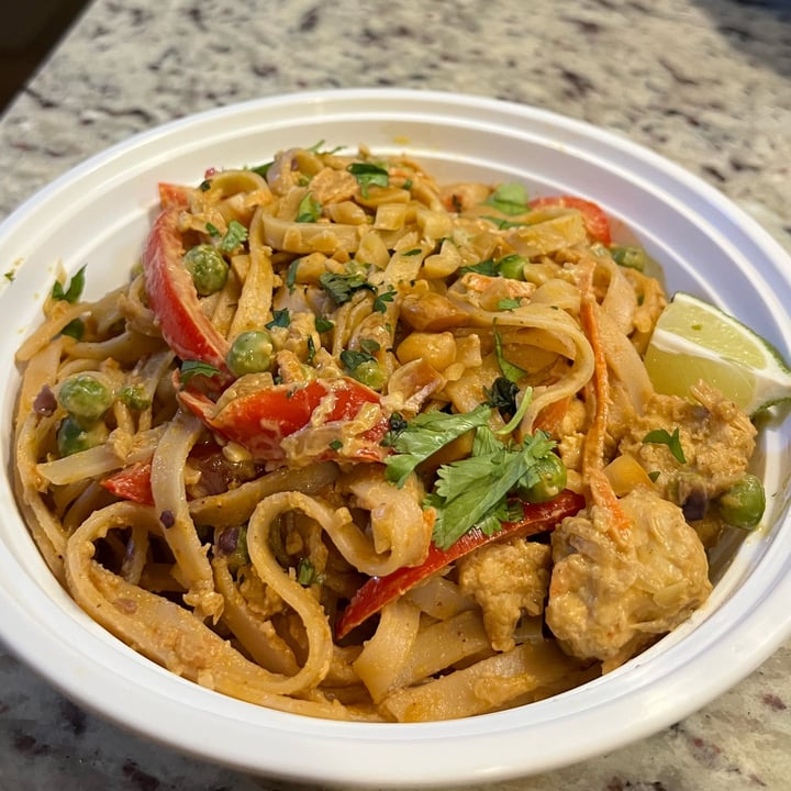 photo of 613 Plant Based Thai peanut noodles & slaw w/ air-fried tofu (GF) shared by @veganvivid on  02 Apr 2024 - review
