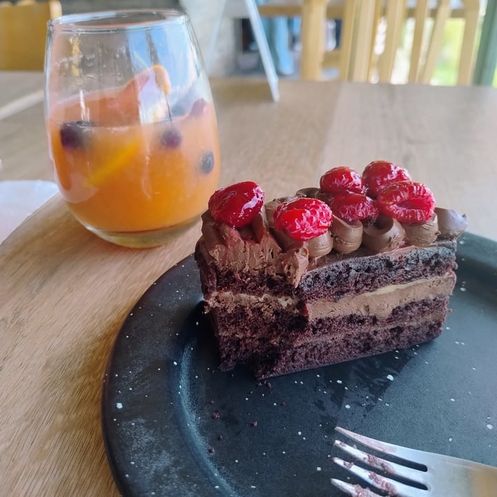 photo of Maleza Bariloche Coffee & Beer Torta Húmeda De Chocolate shared by @rocioroom on  29 Dec 2024 - review