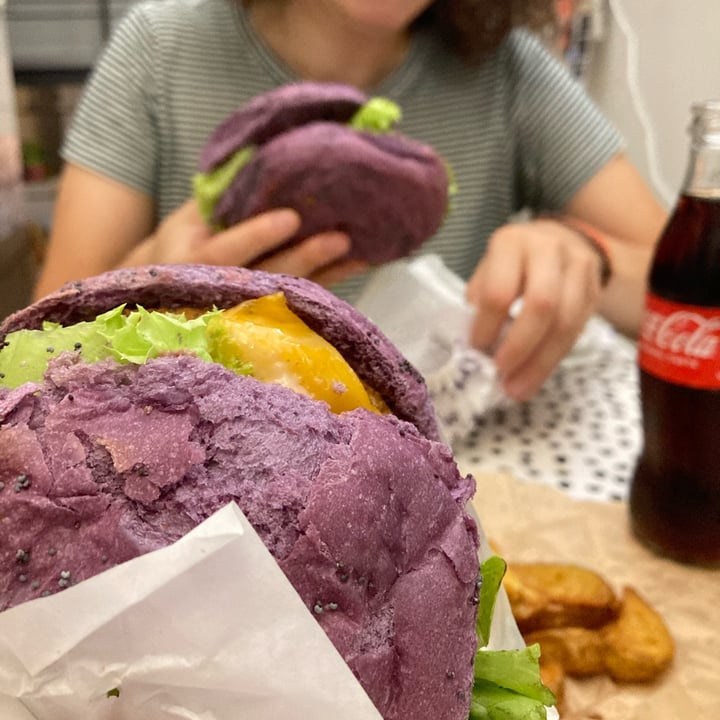 photo of Flower Burger Flower burger shared by @soleiljaune on  23 Aug 2023 - review