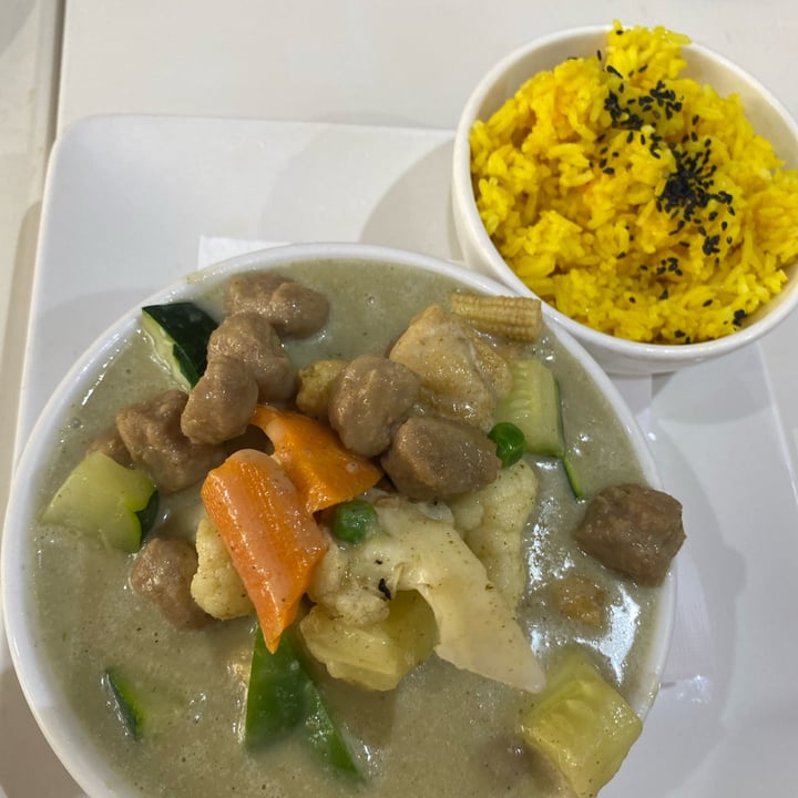 photo of Loving Hut Brisbane thai green curry shared by @luismiguelandrew on  27 Jan 2024 - review