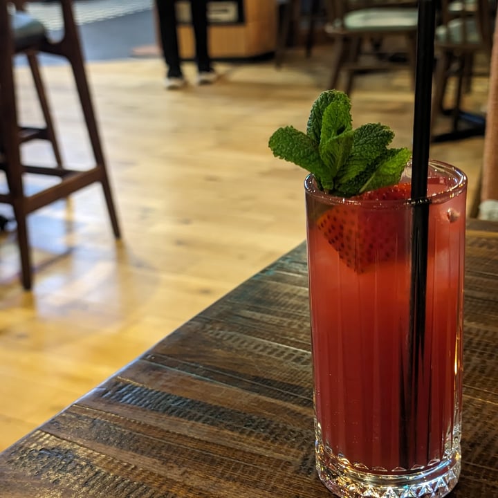 photo of Zizzi Strawberry Sparkler shared by @franzepam on  03 Mar 2024 - review