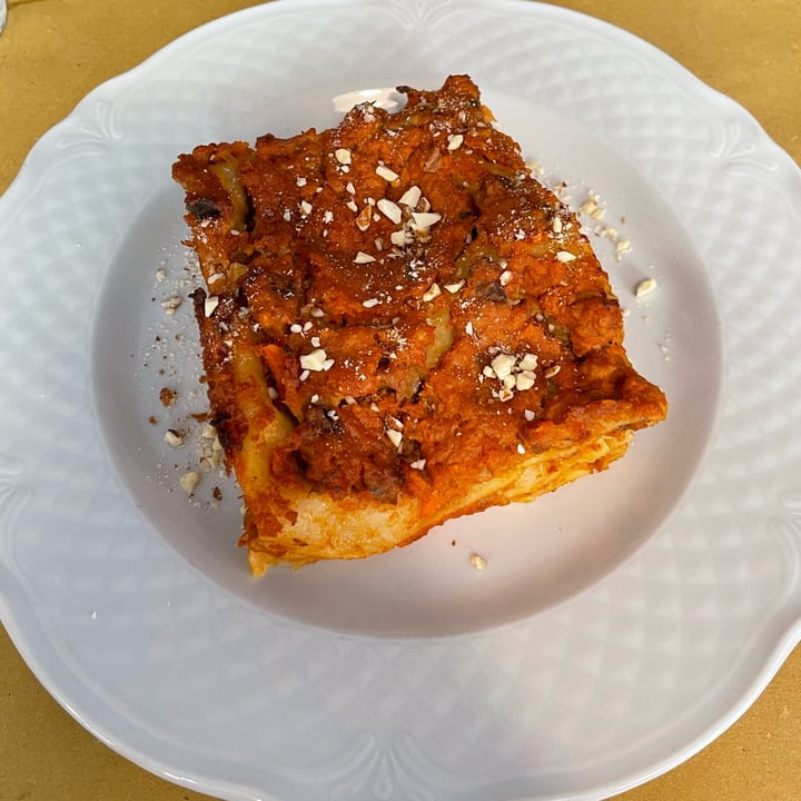photo of Dulcamara Vegan Bakery & Bistrot Vegan Lasagna shared by @lunad on  02 Oct 2023 - review