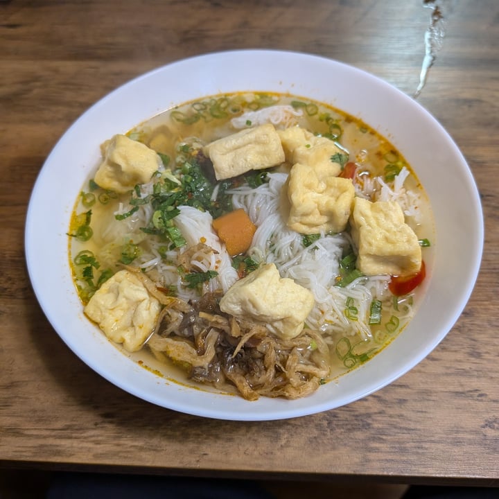 photo of Banh Mi Co Ba Spicy Vegan Noodle Soup shared by @mattyoladipo on  19 Aug 2024 - review