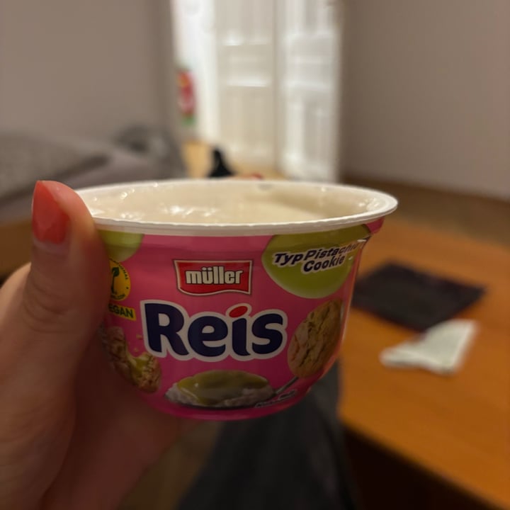 photo of Müller milchreis pistachio cookie shared by @civetta22 on  23 Sep 2025 - review