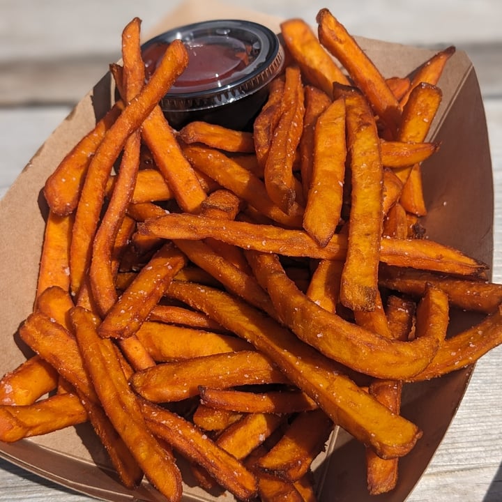 photo of Mill Valley Market Sweet Potato Fries shared by @iszy on  01 May 2024 - review