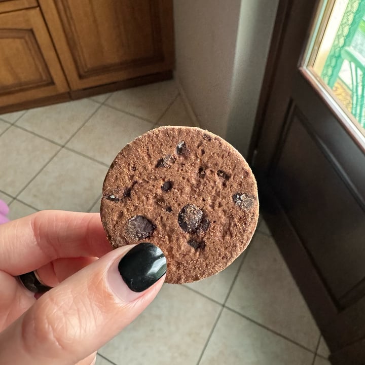 photo of Sottolestelle Biscotti al cacao shared by @v-egan on  30 Apr 2024 - review