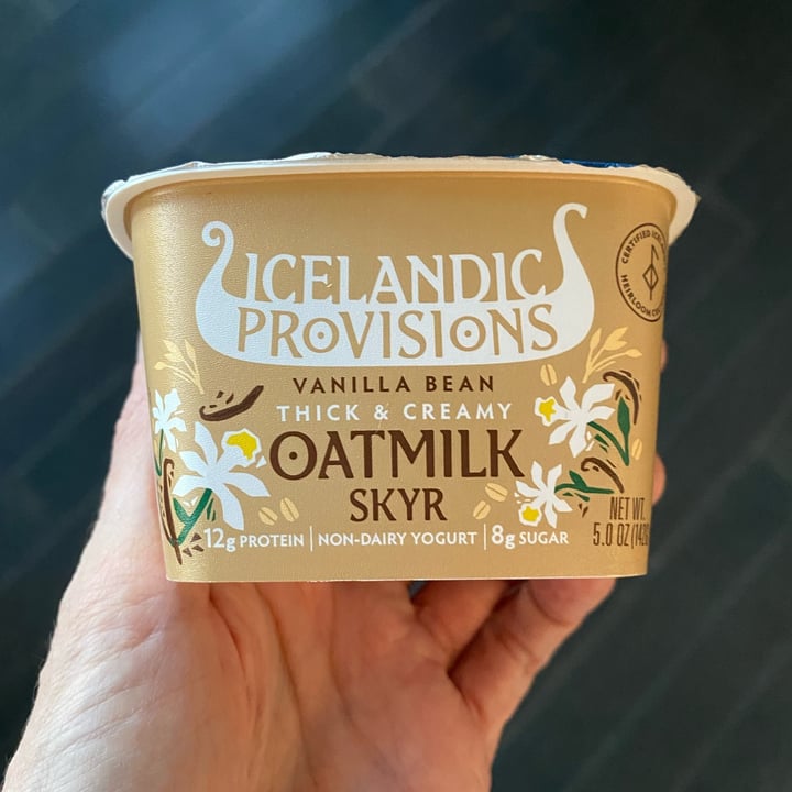 photo of Islandic provisions Vanilla Bean Oat milk  Skyr shared by @beckyyy on  17 Apr 2024 - review
