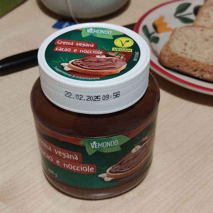 photo of Vemondo Crema  spalmabile nocciole e cacao shared by @erisdelarge on  09 Jan 2024 - review