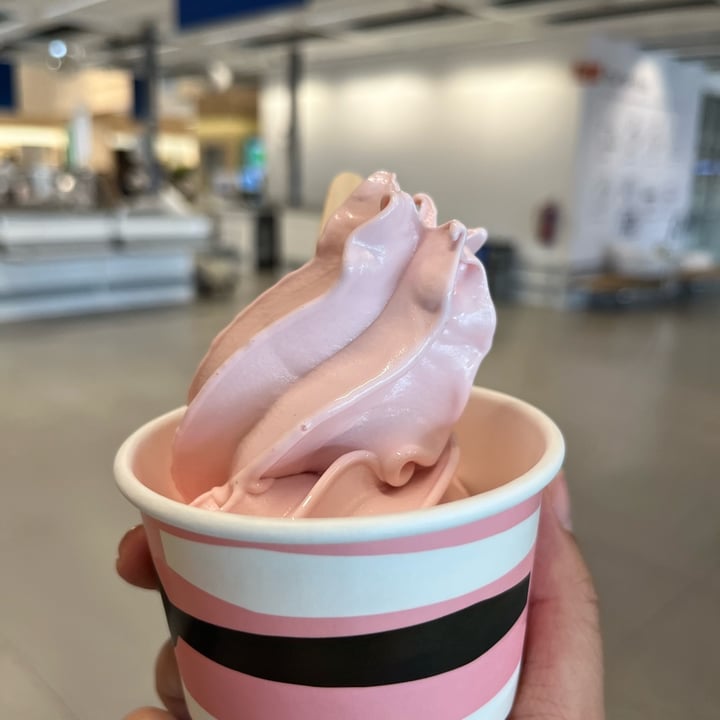 photo of IKEA Tampines vegan strawberry ice cream shared by @soy-orbison on  14 Dec 2023 - review