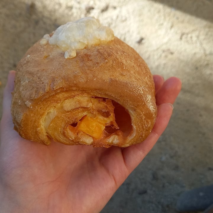 photo of Hanai Vegana Vegan Ham & Cheese Croissant shared by @thekangaroo on  09 Aug 2025 - review