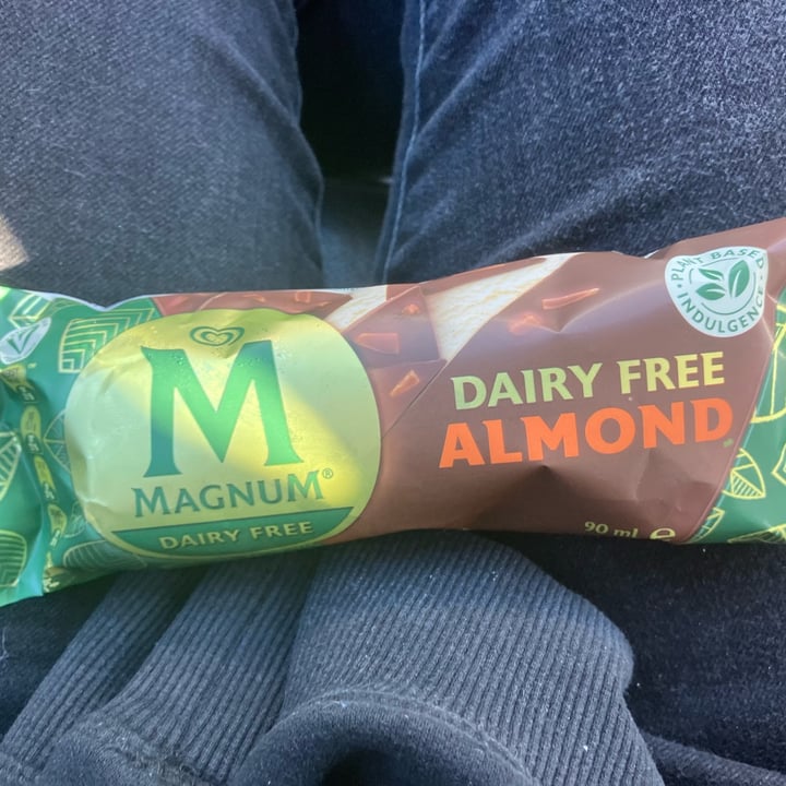 photo of Magnum dairy free almond shared by @c0dy on  29 Nov 2023 - review