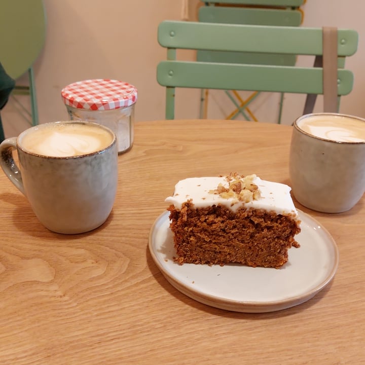 photo of Taylor's Café Carrot Cake shared by @sush-vegsta on  08 May 2024 - review
