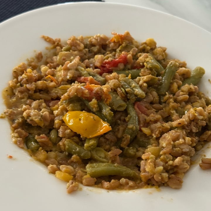 photo of Humamy Insalata Di Farro Con Cicerchia, Pomodorini, Fagiolini E Olive shared by @iosonomina on  26 Jun 2025 - review