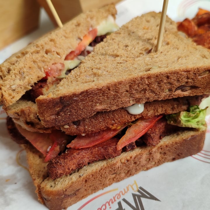 photo of Maat Bakery & Bistrot Club Sandwich Pulled Chicken Vegetale shared by @marty3110 on  31 Mar 2024 - review