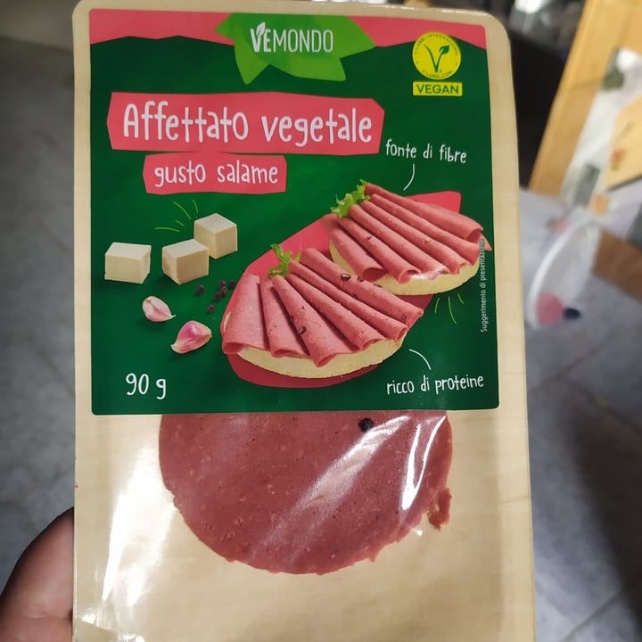 photo of Vemondo Affettato Vegetale Gusto Salame shared by @momijisan on  16 Jan 2024 - review