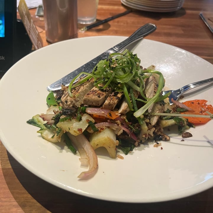 photo of Yard House GARDEIN™ CHICKEN RICE BOWL shared by @maximizegoodness on  01 Jun 2024 - review