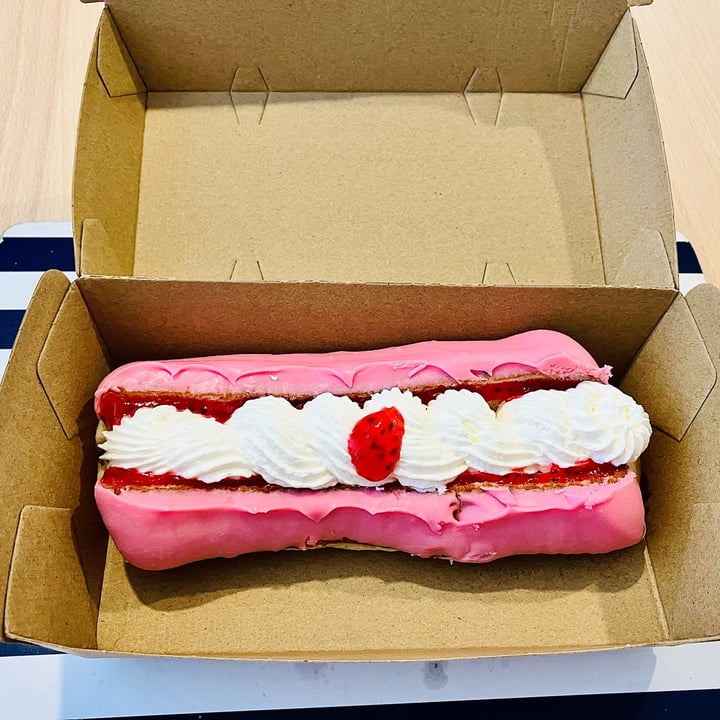 photo of Go nuts on donuts Vegan Strawberry Eclair With Jam & Cream shared by @lil-chickpea on  20 Jul 2024 - review