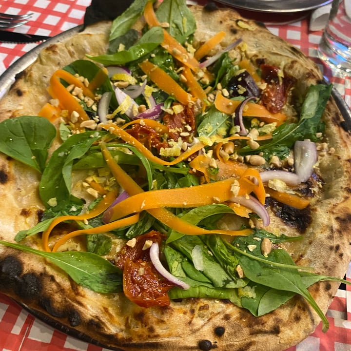 photo of Pizzería Napoles BH Pizza Vegana shared by @juliastepanenko on  05 Jan 2024 - review