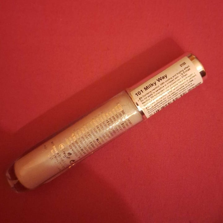 photo of Essence  Extreme Shine Volume Lipgloss shared by @meryveg on  27 Mar 2025 - review