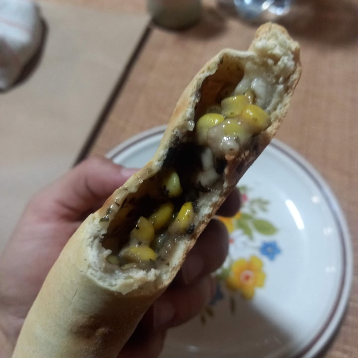 photo of Veggie Lunch Empanada Champiñón Choclo Queso shared by @barbink on  17 Apr 2024 - review