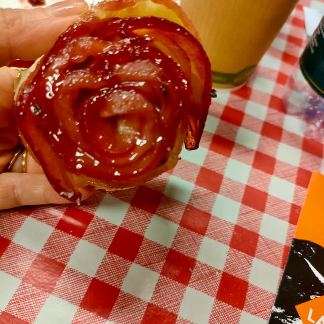Photo of the dish “Rosetta con mele e marmellata”