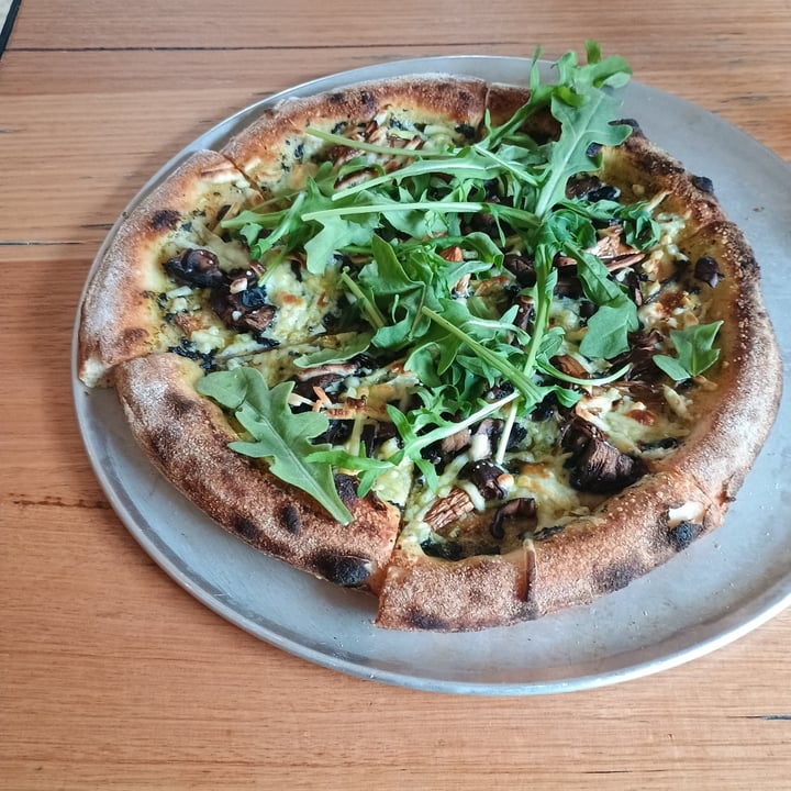 photo of The Provincial Hotel Funghi Pizza (Vegan Option) shared by @danisdragon on  06 Jan 2025 - review