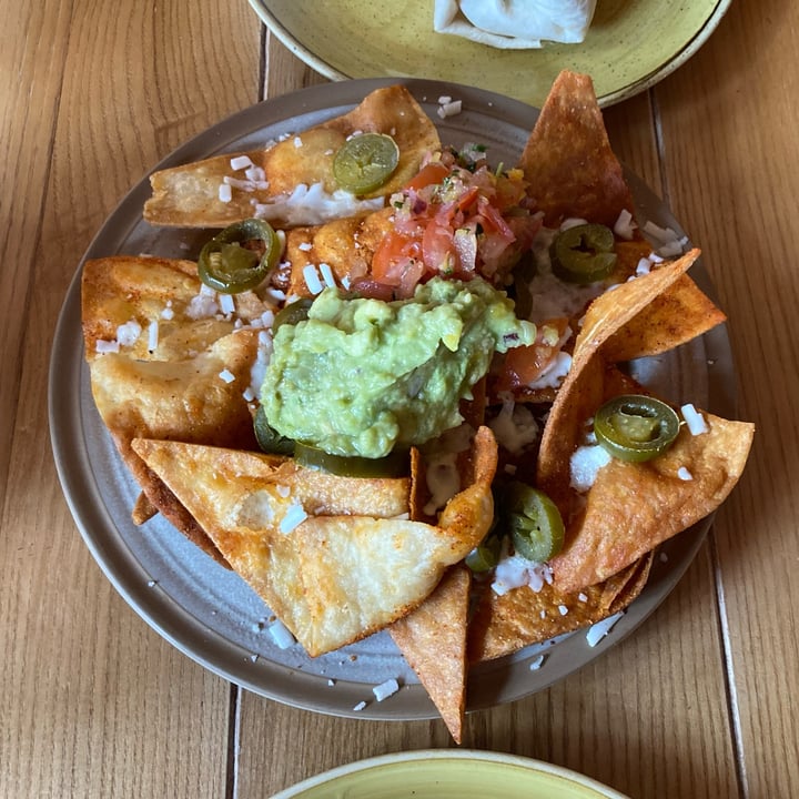 photo of Bodega Leicester House sharing nachos shared by @verypotato on  20 Nov 2023 - review