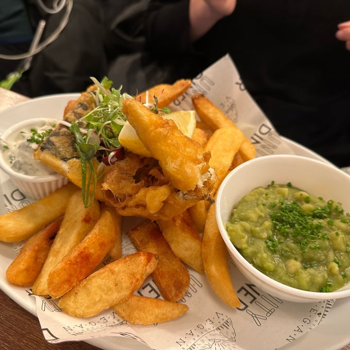 photo of Unity Diner The UD Tofish & Chips shared by @victoriousfox11 on  27 Apr 2024 - review