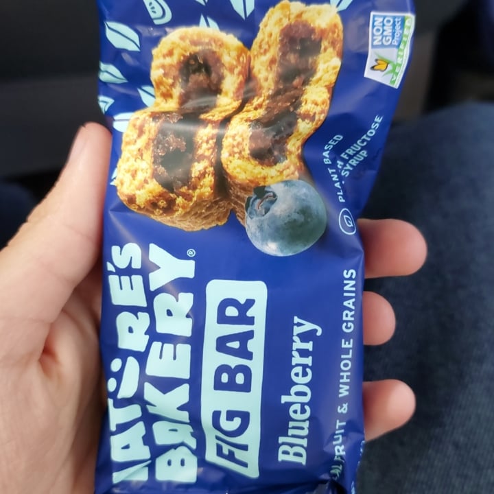 photo of Nature's Bakery Blueberry Fig Bar shared by @mafeeersm on  03 Apr 2025 - review