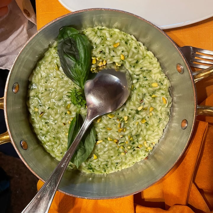 photo of Ristorante Antico Mulino Risotto Al Basilico Con Granella Di Pistacchi shared by @chiarabrambs on  11 Aug 2024 - review
