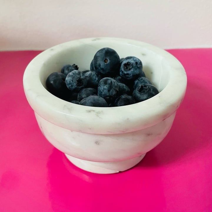 photo of Naturipe Farmed Fresh  ORGANIC BIOLOGIQUE Blueberries Bleuets shared by @teddyapple on  25 Mar 2024 - review