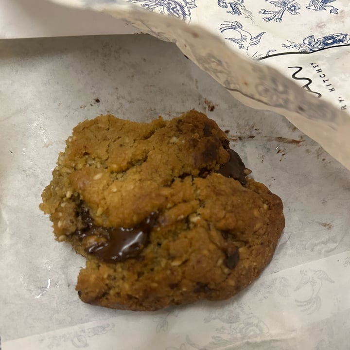 photo of Maman Vegan Sesame Tahini Dark Chocolate Cookie shared by @calista on  01 Apr 2025 - review