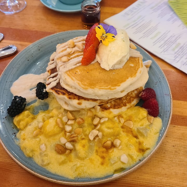 photo of Heirloom Restaurant Vegan buttermilk pancakes shared by @sofihuasteca on  23 Dec 2023 - review