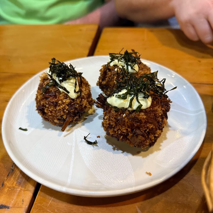 photo of Iná Cozinha de Origem Bolinho de costela misterioso shared by @appleappleamanda on  07 Oct 2025 - review