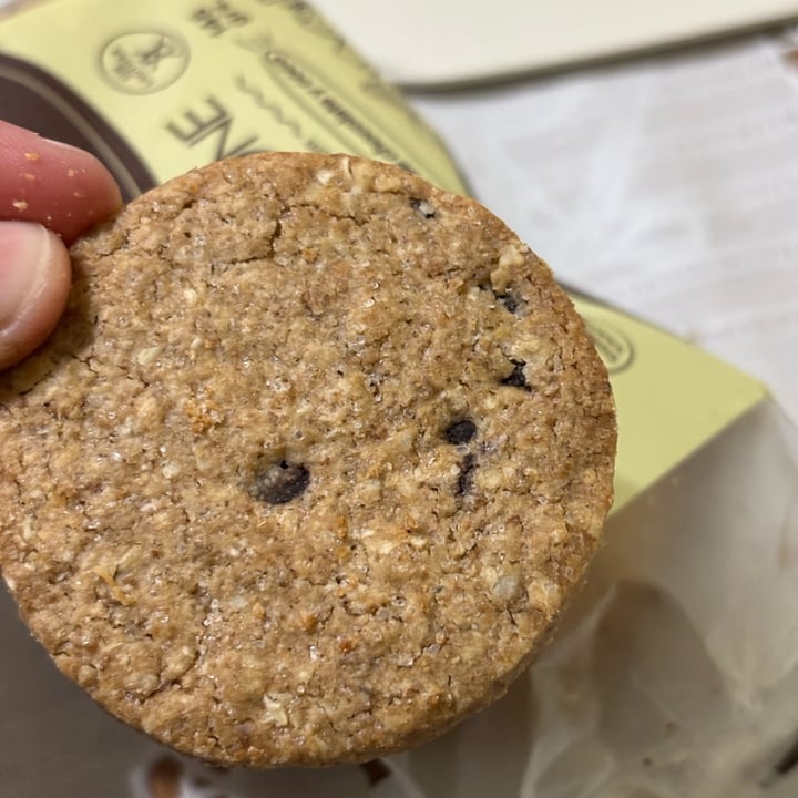 photo of Boccone galletitas de avena, chips de chocolate y coco shared by @vegandann on  29 Sep 2025 - review