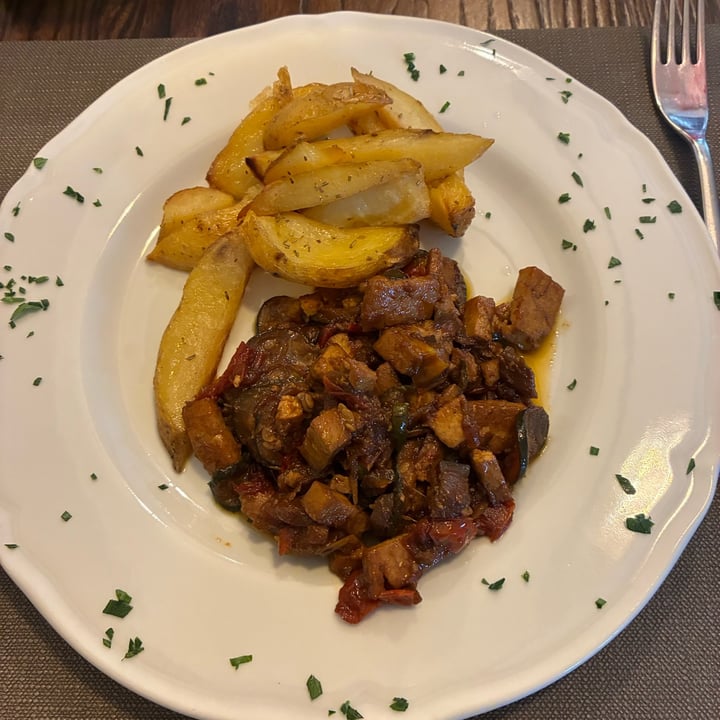 photo of Amato - Pinseria Pasticceria Gelateria Tofu con salsa di soia e patate arrosto shared by @lorella67 on  23 Aug 2025 - review