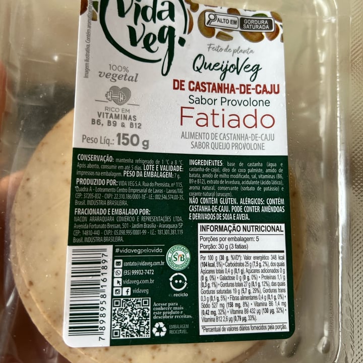 photo of Vida Veg Queijo de castanha de caju sabor provolone fatiado shared by @deboramora on  03 Dec 2023 - review