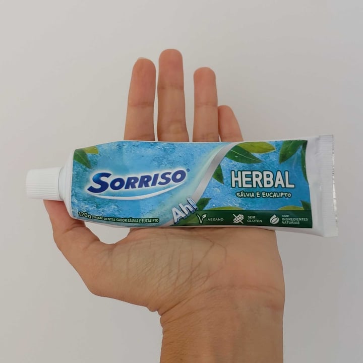 photo of Sorriso Creme Dental Sálvia e Eucalipto shared by @bcmartins82 on  21 Apr 2024 - review