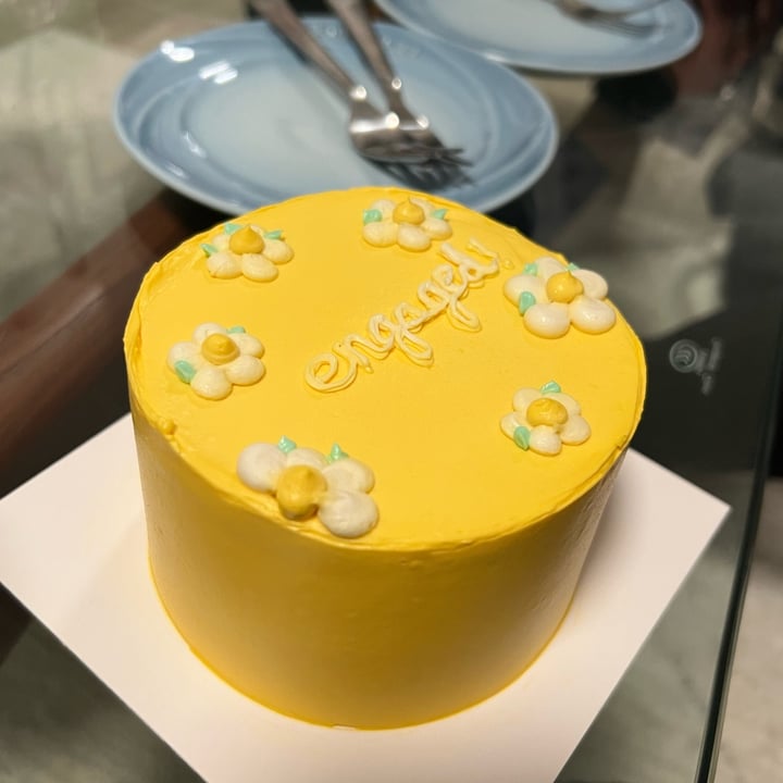 photo of The Cakery (Landmark) Vegan Earl Grey Lemon Cake shared by @moosewong on  11 May 2025 - review