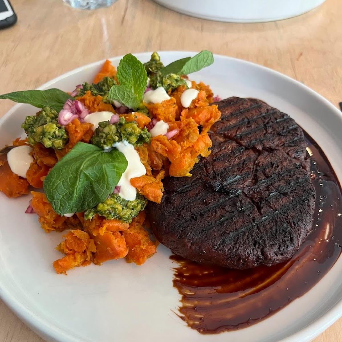 Seitan Steak at Lokal Vegan Bistro - Review by @david- | abillion