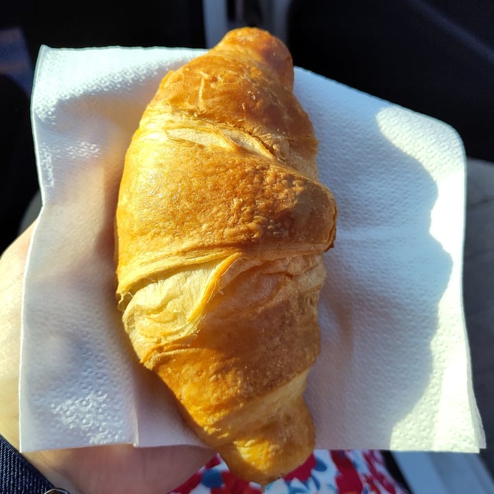 photo of Conad - Supermarket Croissant Vegano Albicocca shared by @bettazara on  28 Jul 2024 - review