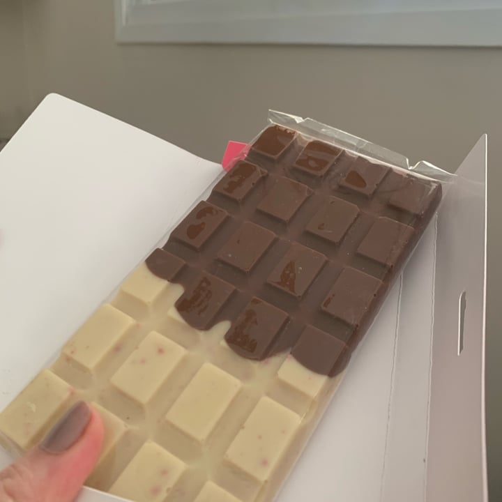 photo of Super Vegan Barra De Chocolate Frambuí shared by @cr-vegan on  10 Jun 2024 - review