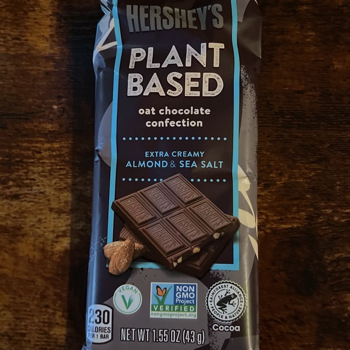 photo of Hershey's plant based oat chocolate confection almond & sea salt shared by @ivastoykova on  19 Mar 2024 - review