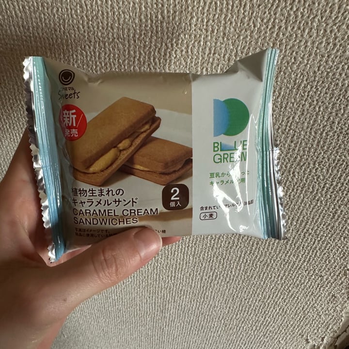photo of family mart caramel cream sanwiches shared by @cico777 on  05 Apr 2025 - review
