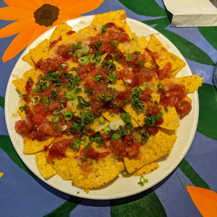 photo of L'Innocent Vegan nachos shared by @teofanaiacob on  03 Aug 2024 - review