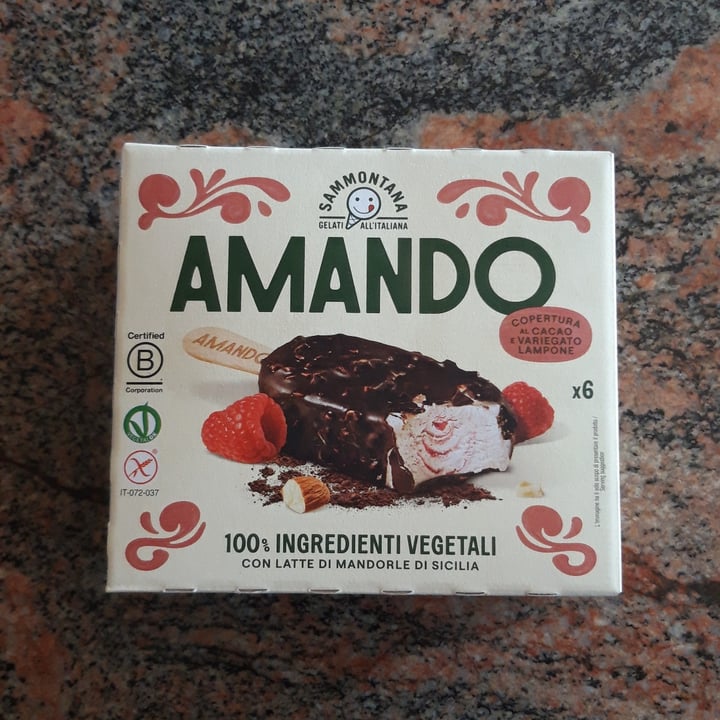 photo of Sammontana 6 Stecchi gelato alla Vaniglia variegati al Lampone con copertura al Cacao con granella di Mandorle Siciliane shared by @ggiorgia on  15 Aug 2025 - review
