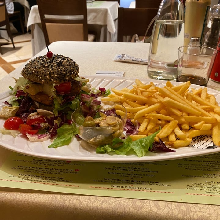 photo of Ristorante Pizzeria Il Braciere vegan burger shared by @whatthefuck on  11 Nov 2023 - review