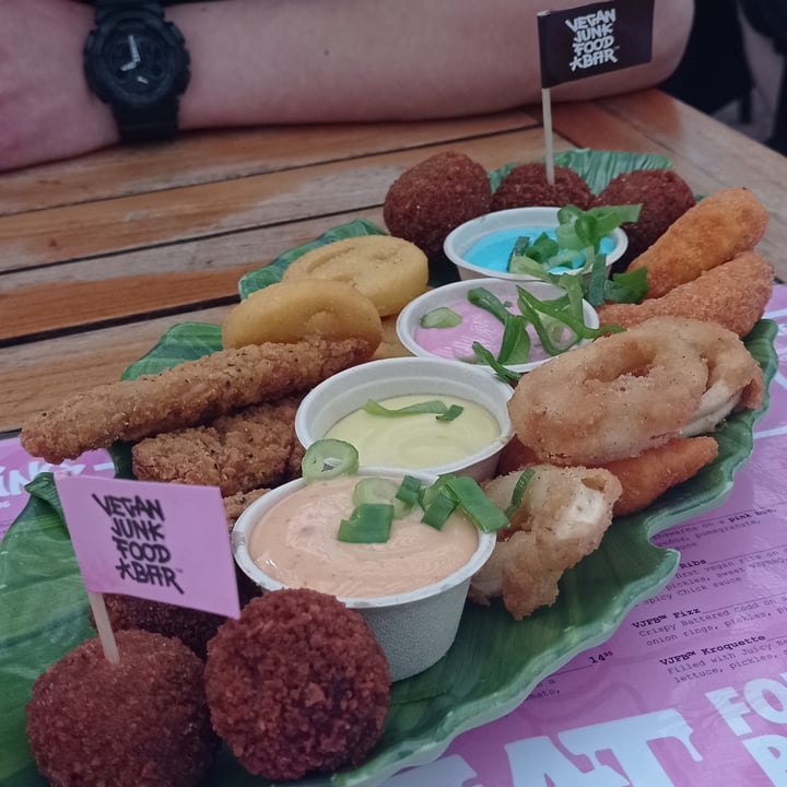 photo of Vegan Junk Food Bar Sumo Platter shared by @nuriawashungry on  20 Aug 2023 - review