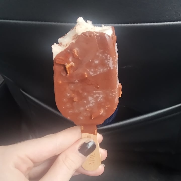 photo of Magnum Vegano Amêndoas shared by @luisafdem on  29 Nov 2023 - review